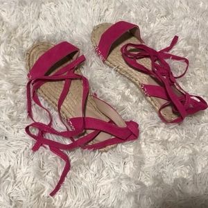 Laced juste sandals